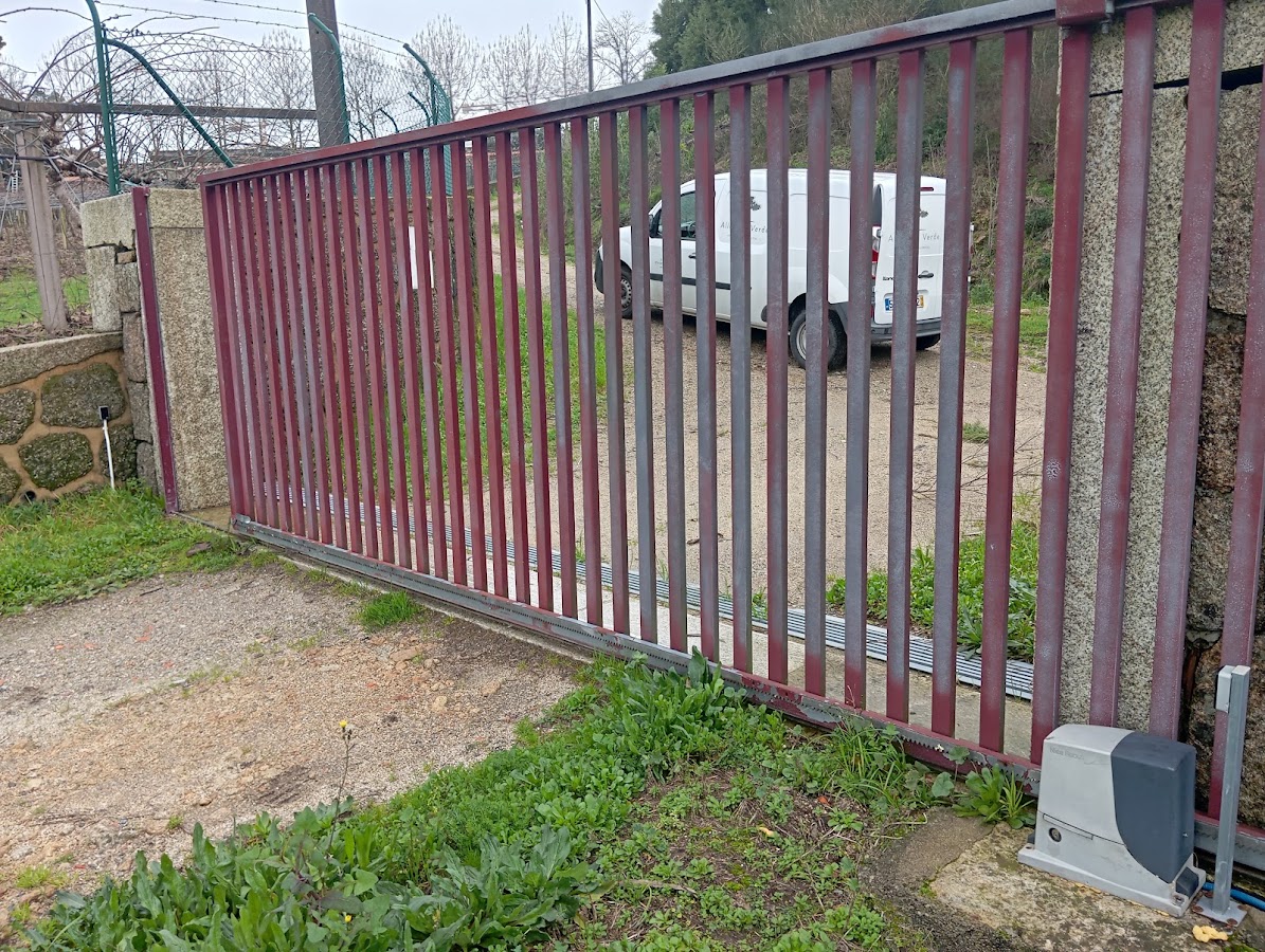 Assisteknica - Portões automáticos e Eletricidade. foto 4