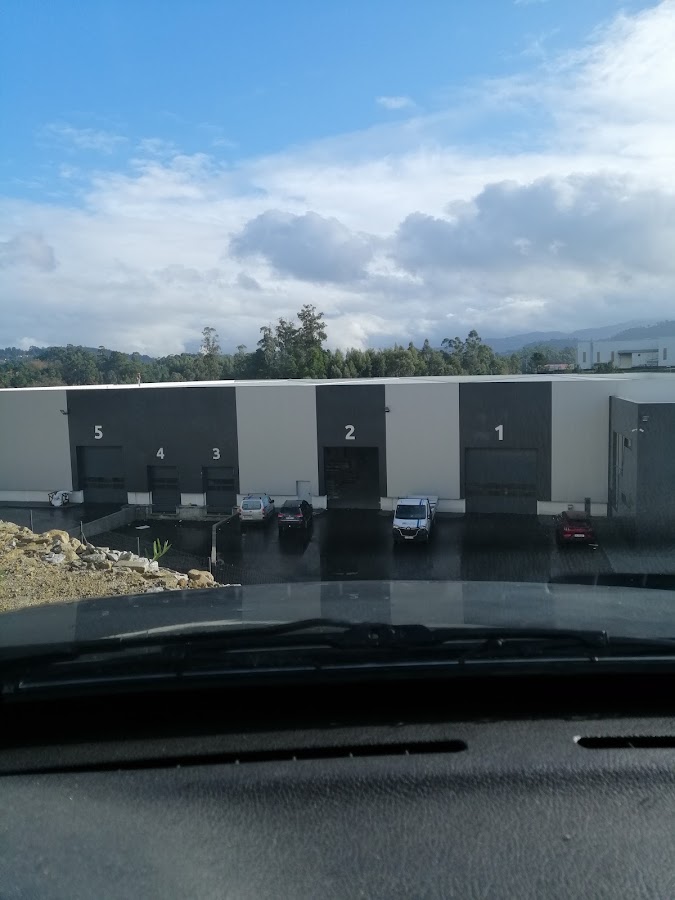 Portas Arcuense-Fábrica de Portas Seccionadas, Lda foto 8