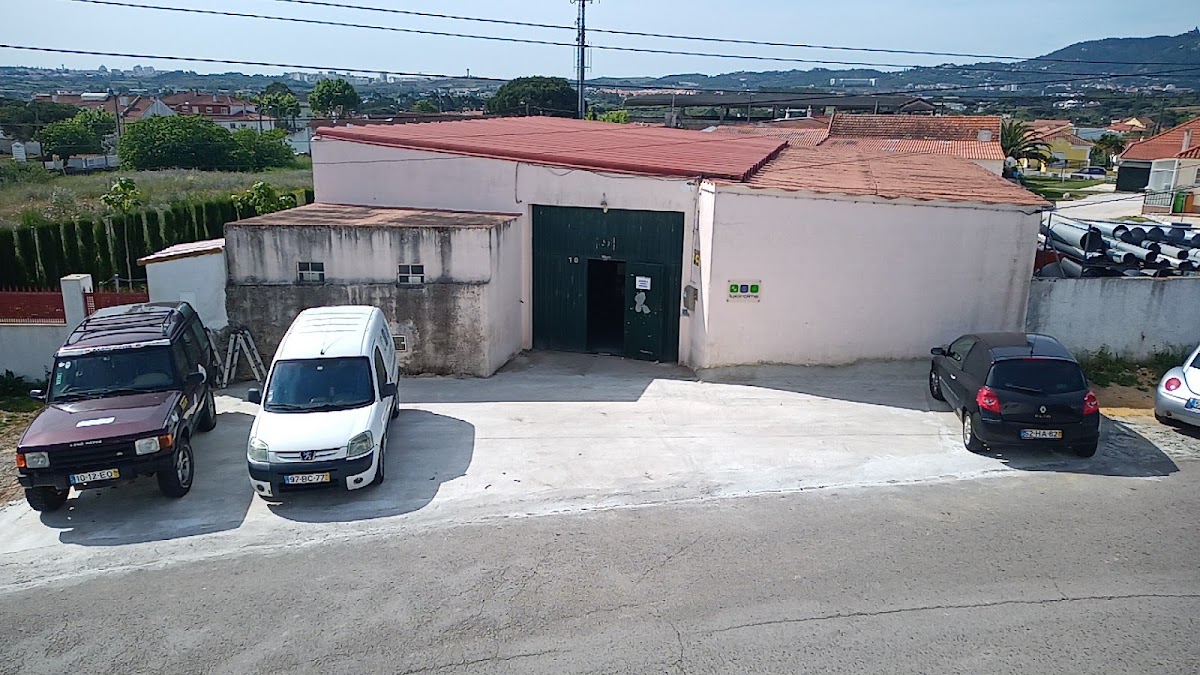 Luxarclima-Instalações Eléctricas e Ar Condicionado Lda