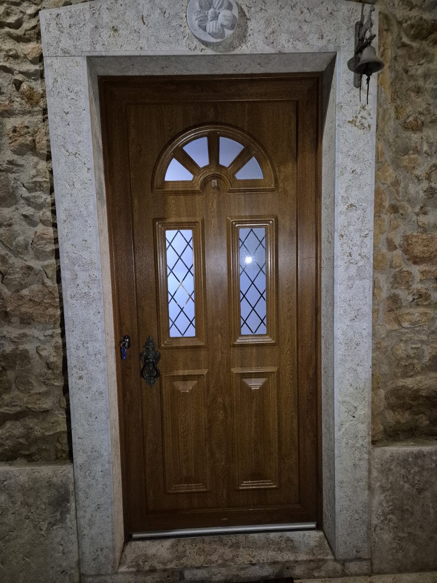 Caixivedras - Caixilharia e Alumínio, Lda. foto 2