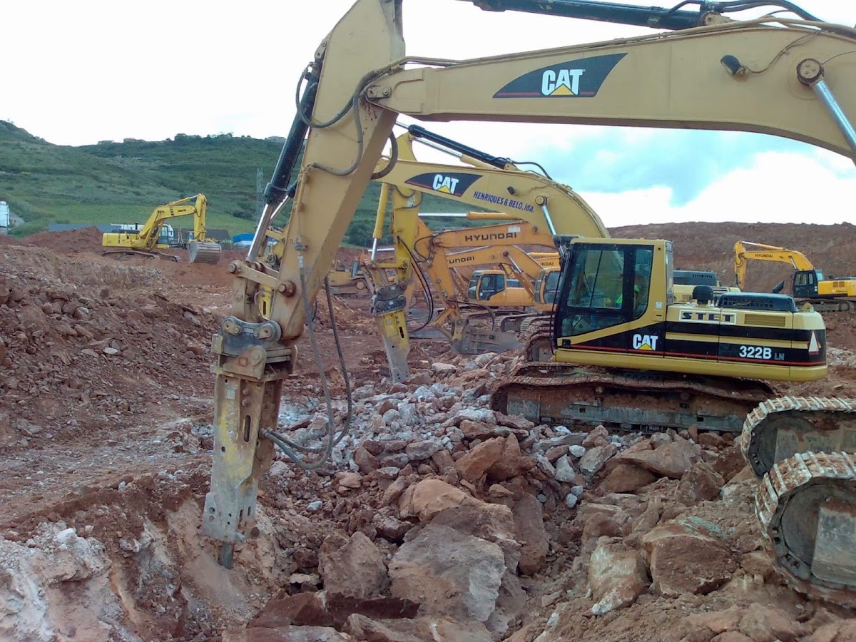 Henriques &amp; Belo - Escavações e Terraplanagens, Lda foto 8