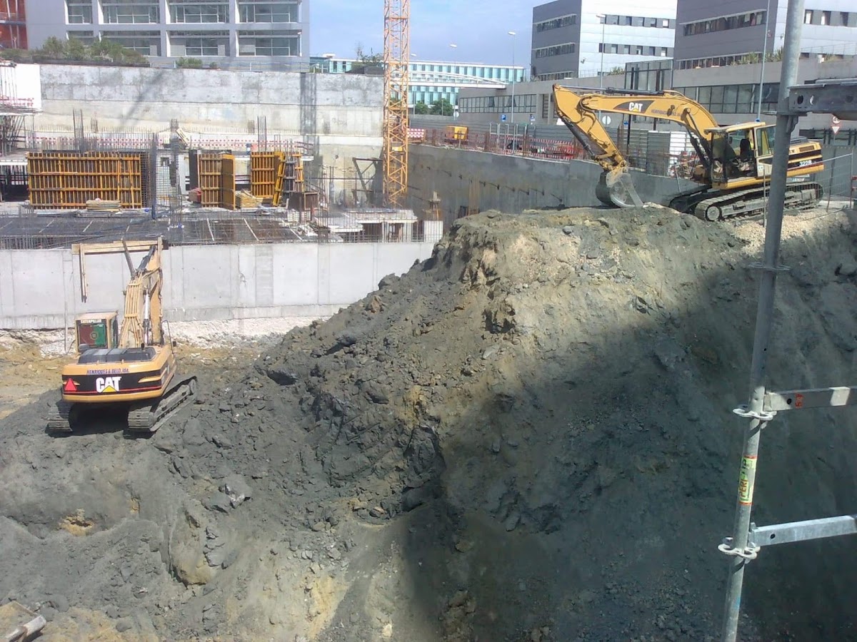 Henriques &amp; Belo - Escavações e Terraplanagens, Lda foto 9