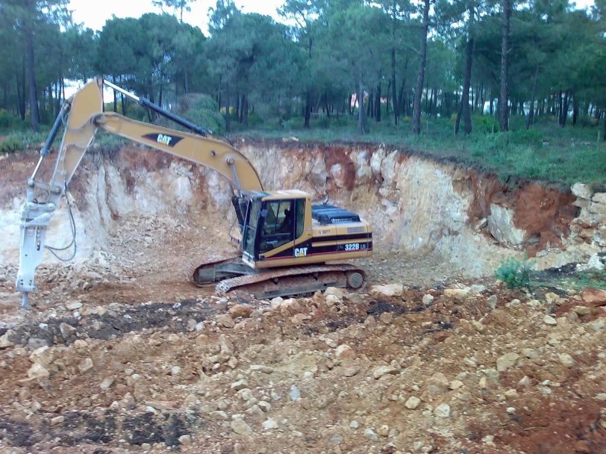 Henriques &amp; Belo - Escavações e Terraplanagens, Lda foto 10