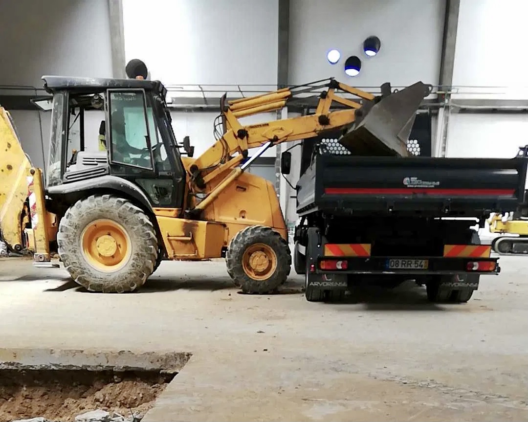 Prisma de Referência Unip, Lda - Construção Civil foto 9