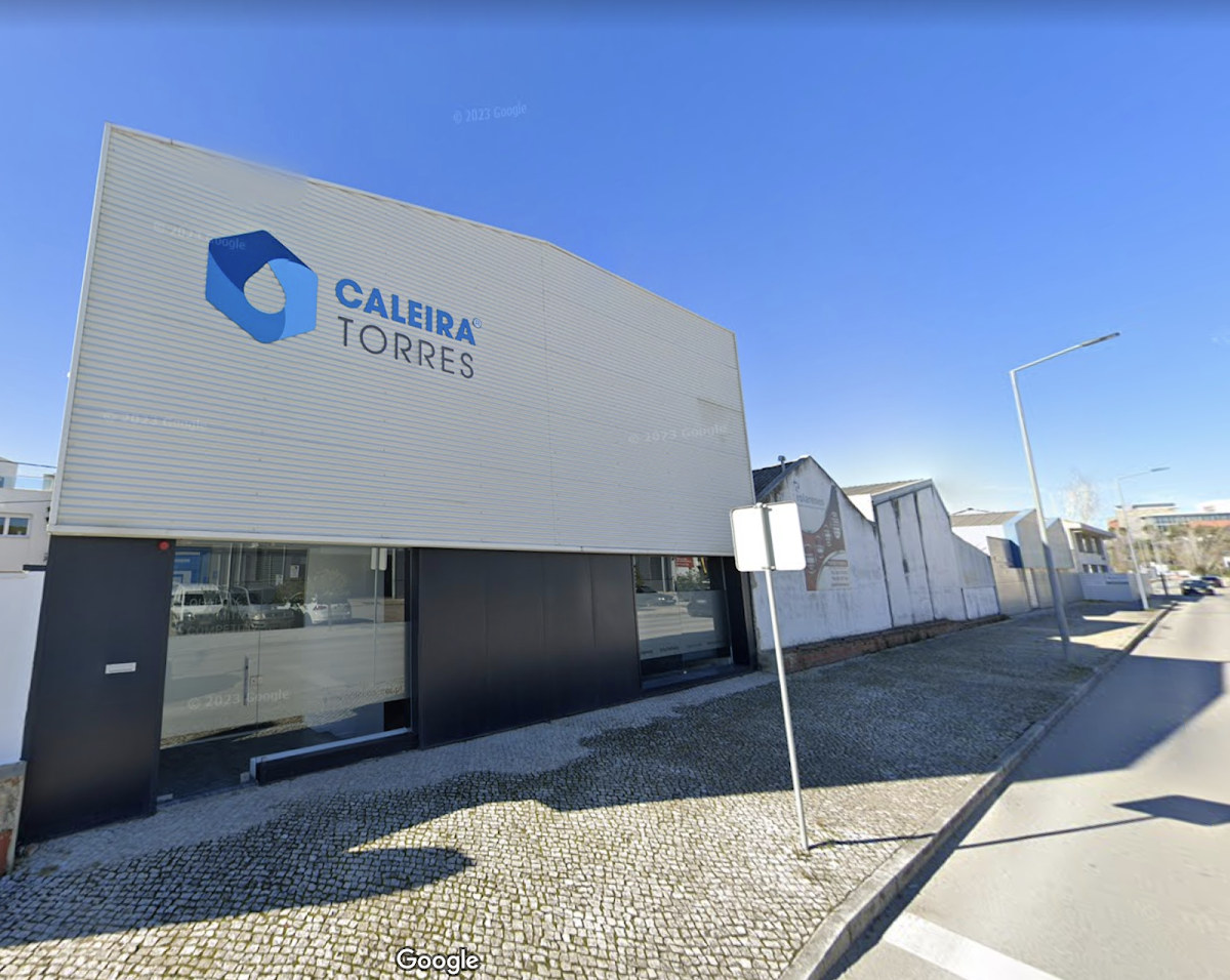 Caleira Torres - Caleiras, Rufos, Capeamento e Soluções de Aproveitamento de Águas.