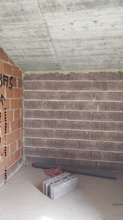 Capoto ladrilhador Alvenaria Remodelação Construção Civil Acabamento Reabilitação de Fachadas Pintura Impermeabilização foto 7