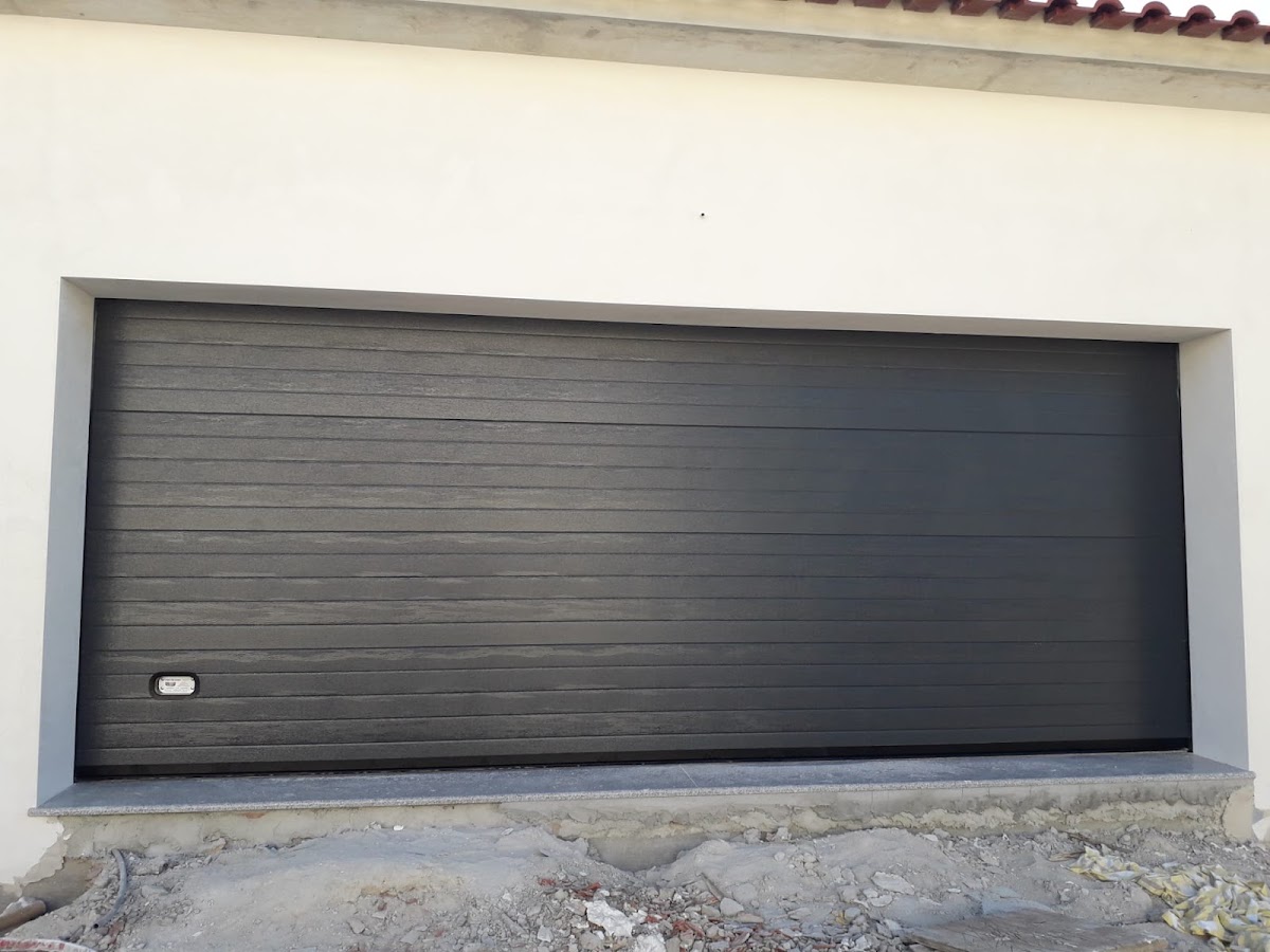 PortõesDMC - Indústria de Portas e Grades, Lda foto 3