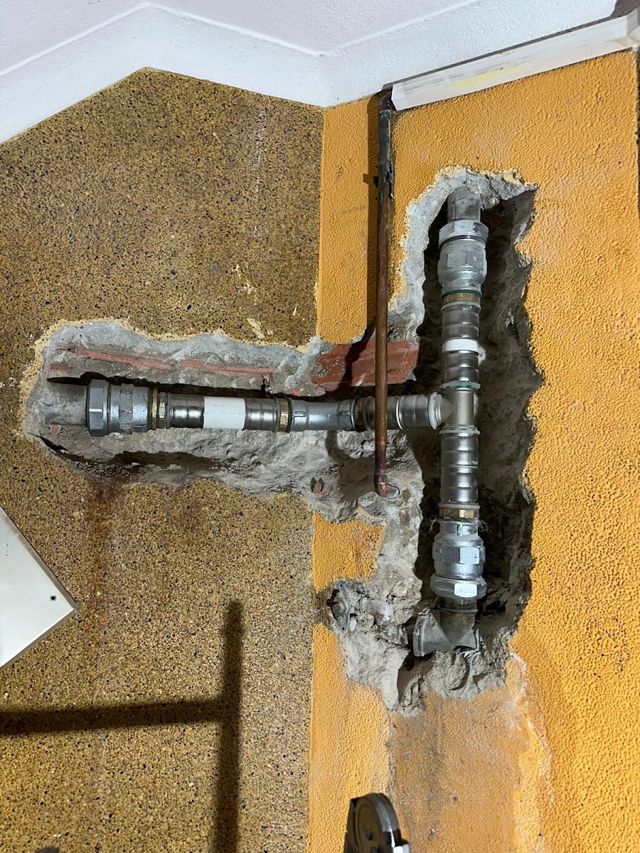 Canalizador 24 horas - Detecção Fugas de Agua - Desentupimentos - Canalização - Abelha Mestra foto 5