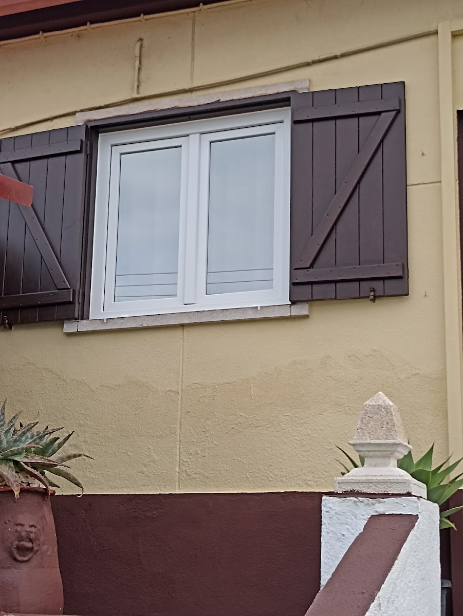 Janela Aberta Alumínios, Pvc e Remodelações foto 3