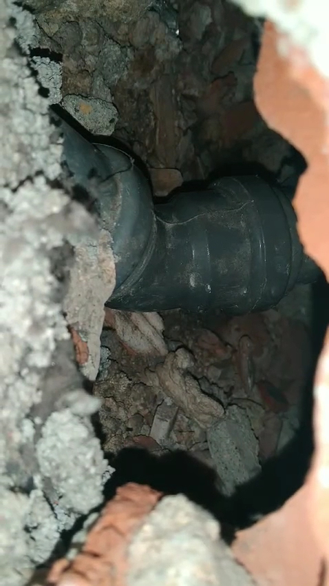 Mundo dos Canalizadores, Lda. - Reabilitação de tubagem - Desentupimentos - Localizar e reparar fugas de água e infiltrações foto 7